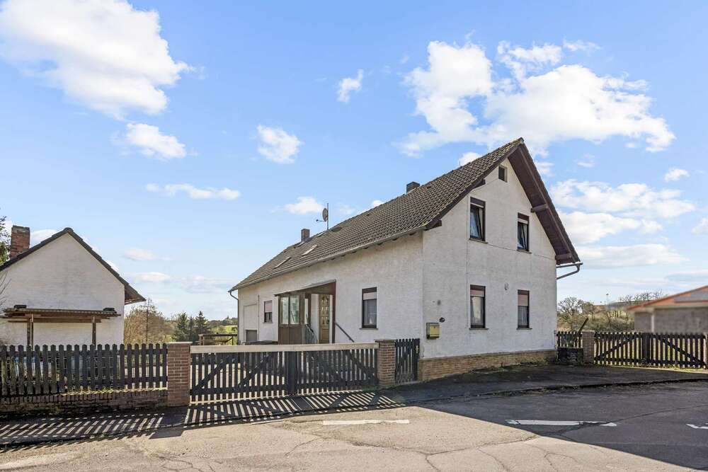 Thumbnail-Haus zum Kaufen in Laubach 239.000,00 € 179 m²