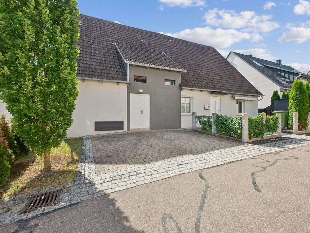 Thumbnail-Haus zum Kaufen in Haiterbach 325.000,00 € 200 m²