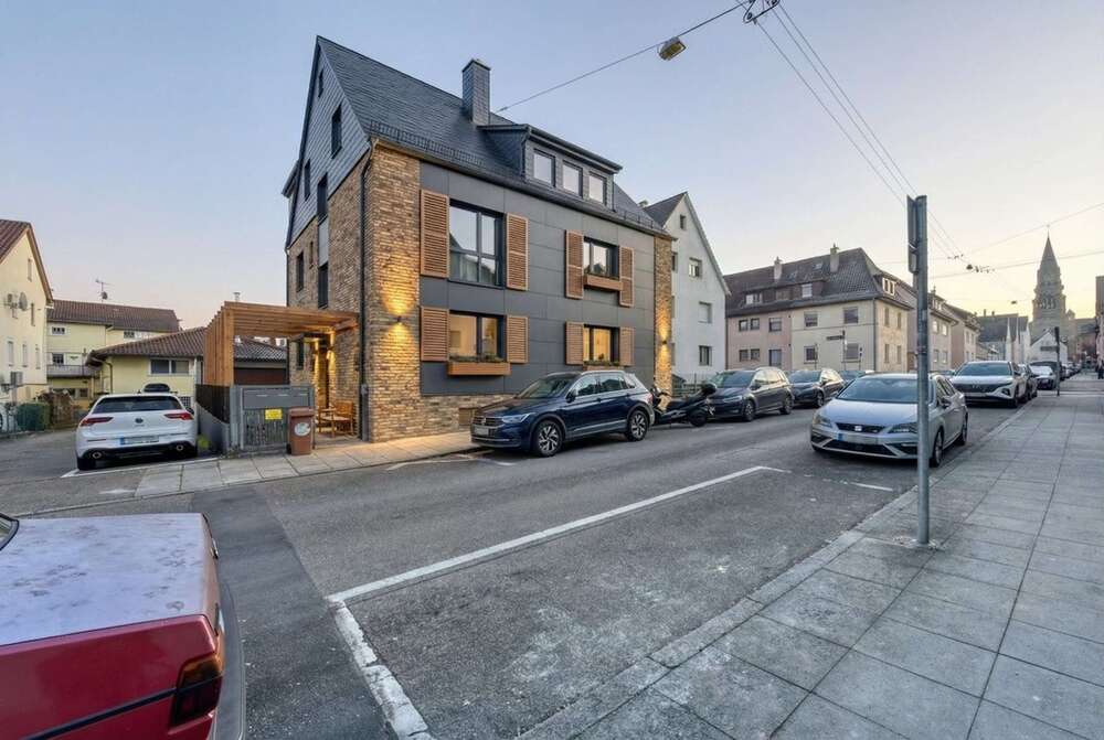 Thumbnail-Haus zum Kaufen in Stuttgart-Zuffenhausen 850.000,00 € 276 m²