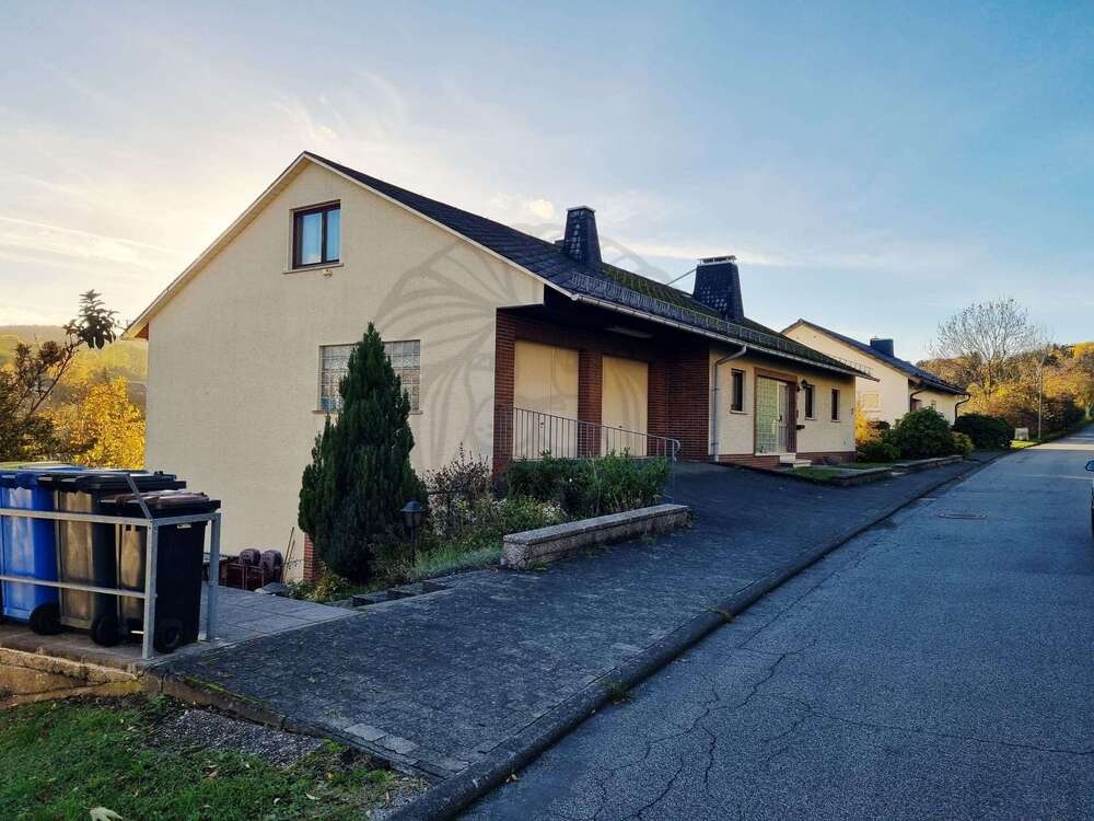 Thumbnail-Haus zum Kaufen in Greifenstein 275.000,00 € 180 m²