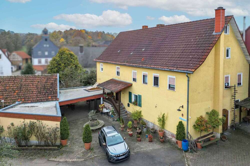 Thumbnail-Haus zum Kaufen in Steinau an der Straße 360.000,00 € 180 m²
