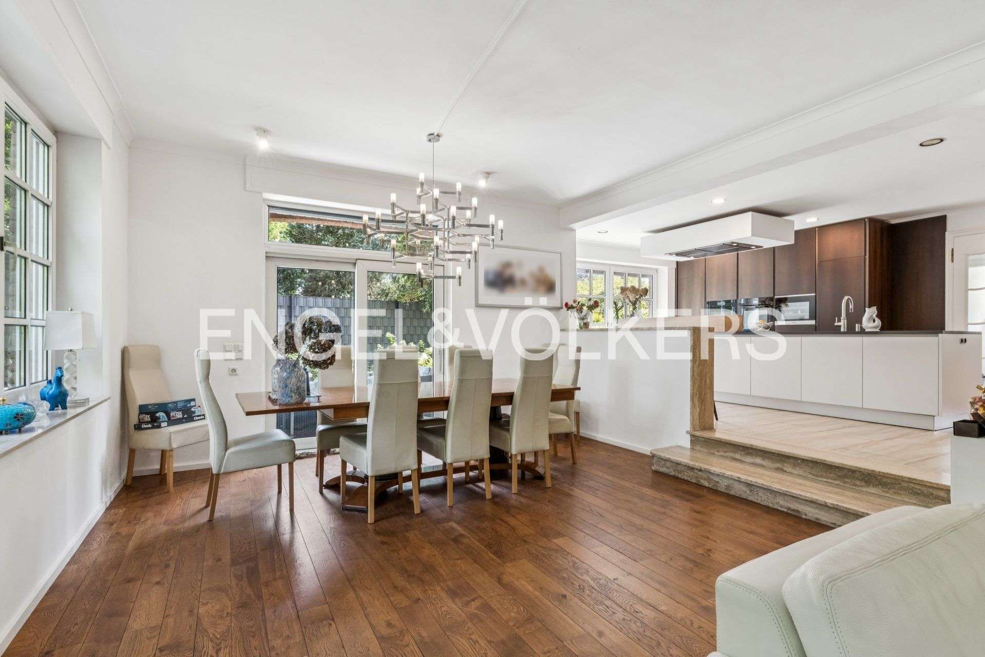 Thumbnail-Haus zum Kaufen in Köln 1.890.000,00 € 332 m²