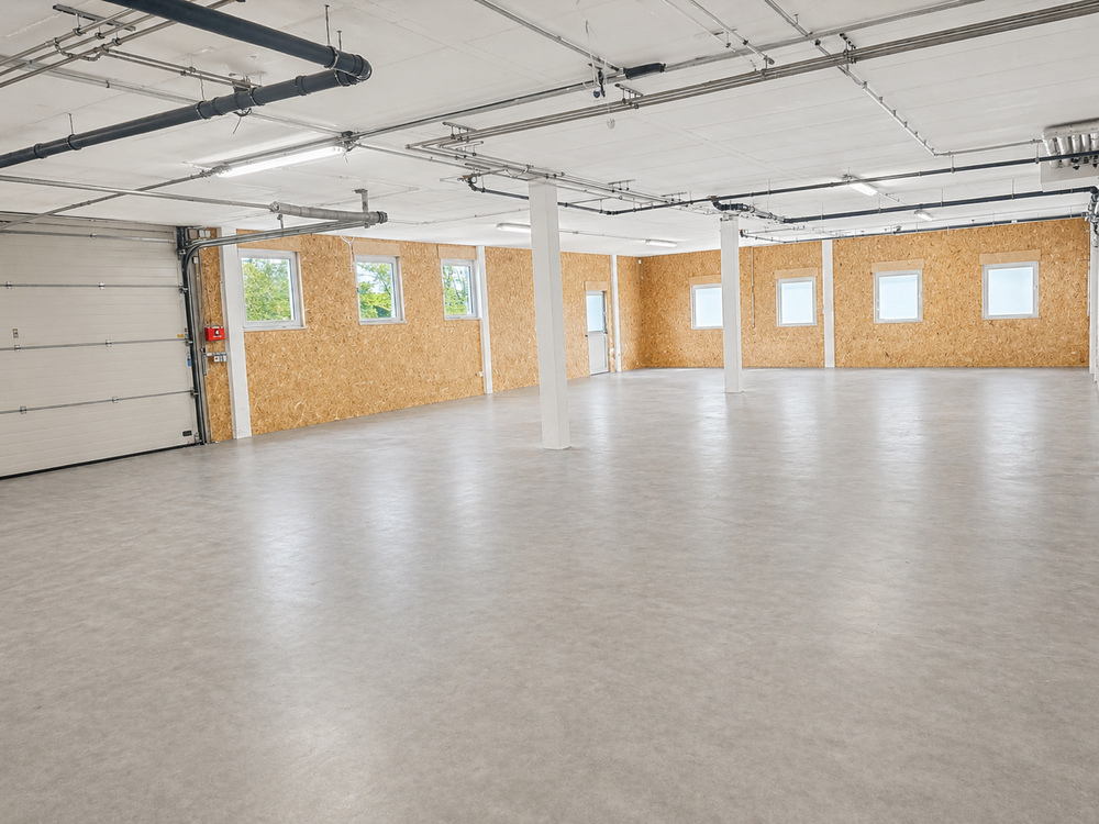 Thumbnail-Halle in Friedrichshafen 2.770,00 € 338.5 m²