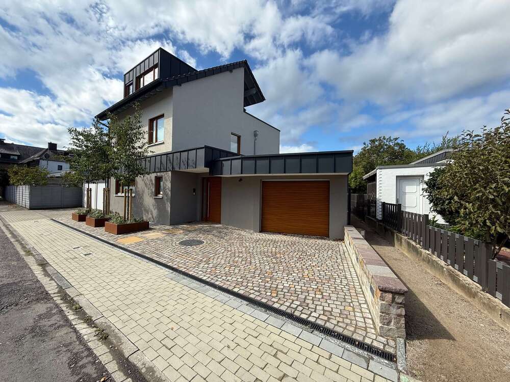 Thumbnail-Haus zum Mieten in Viersen 2.500,00 € 180 m²