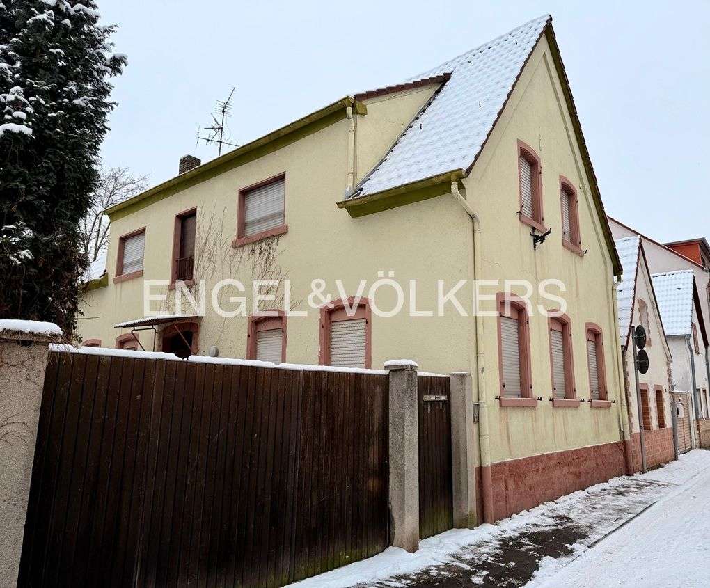 Thumbnail-Haus zum Kaufen in Ludwigshafen am Rhein 330.000,00 € 168 m²