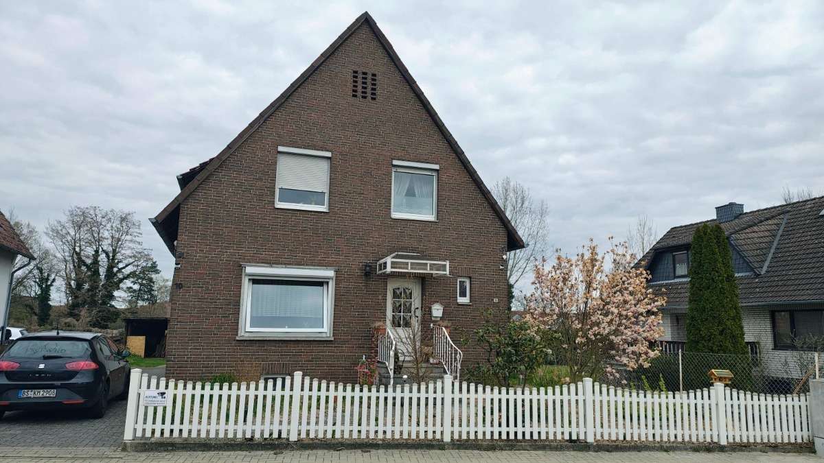 Thumbnail-Haus zum Kaufen in Gifhorn 240.000,00 € 111 m²