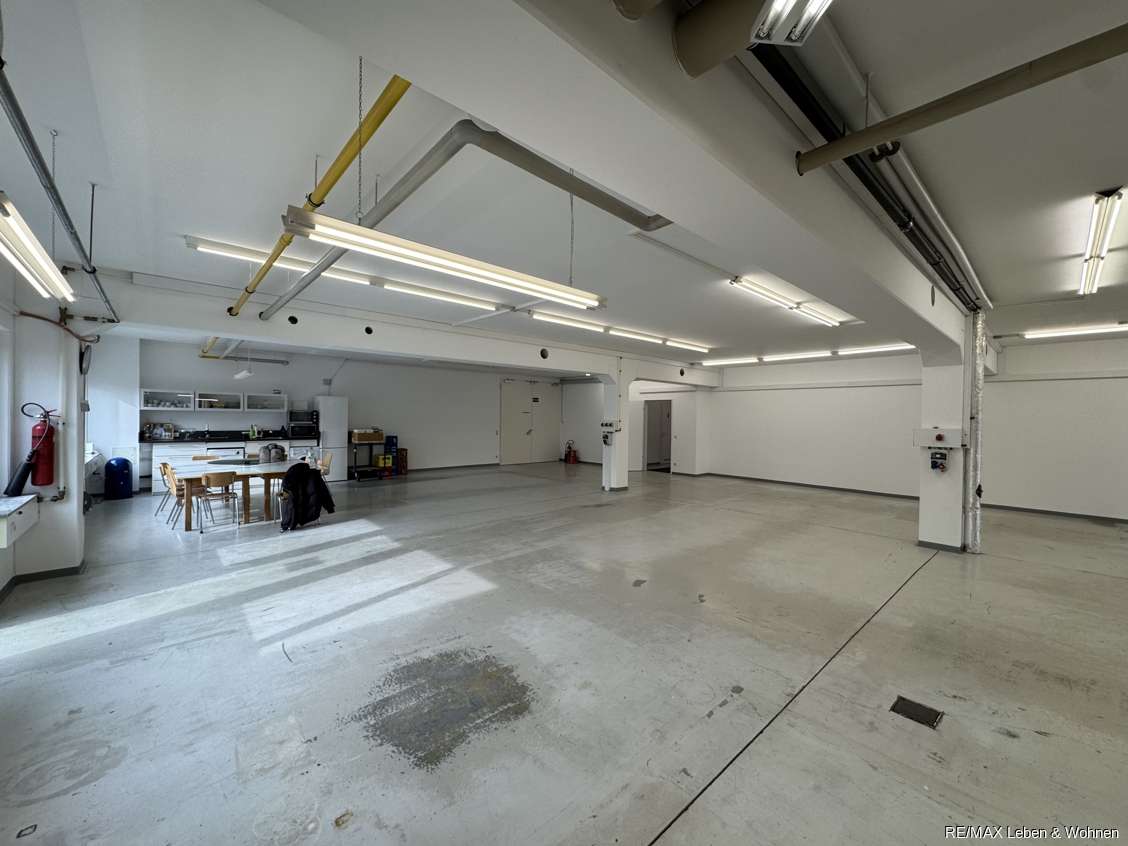 Thumbnail-Halle in Dachau 4.087,50 € 327.5 m²