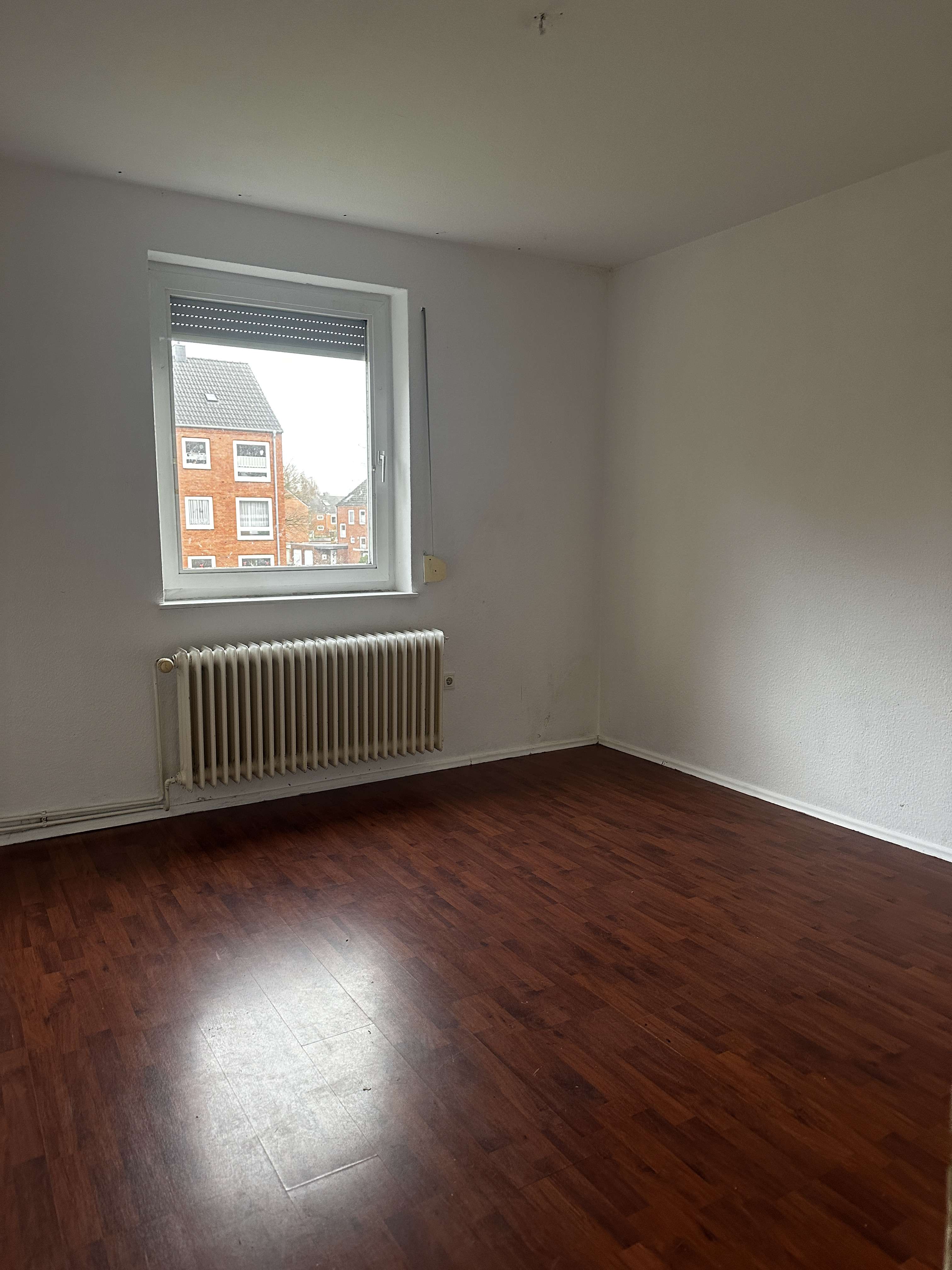 Thumbnail-Wohnung zum Kaufen in Wilhelmshaven 80.000,00 € 69.54 m²