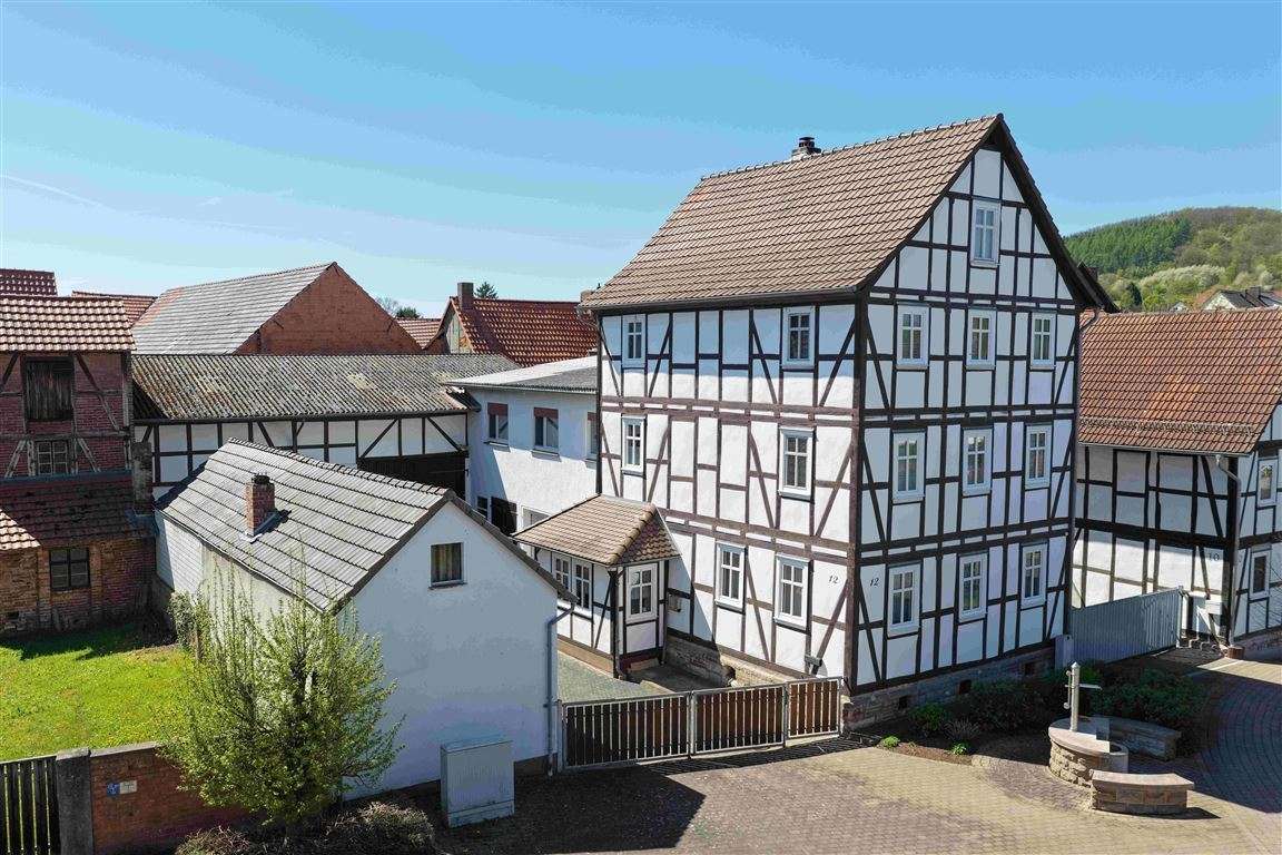 Thumbnail-Haus zum Kaufen in Eschwege 160.000,00 € 227 m²