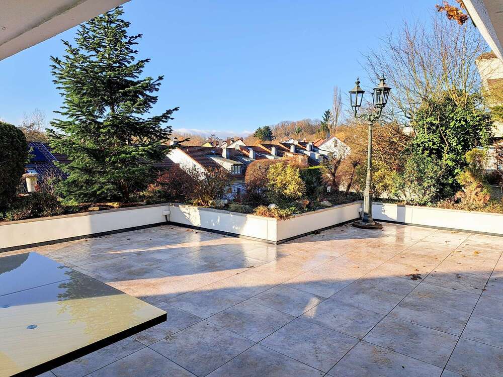 Thumbnail-Wohnung zum Mieten in Friedrichsdorf 2.149,00 € 180 m²