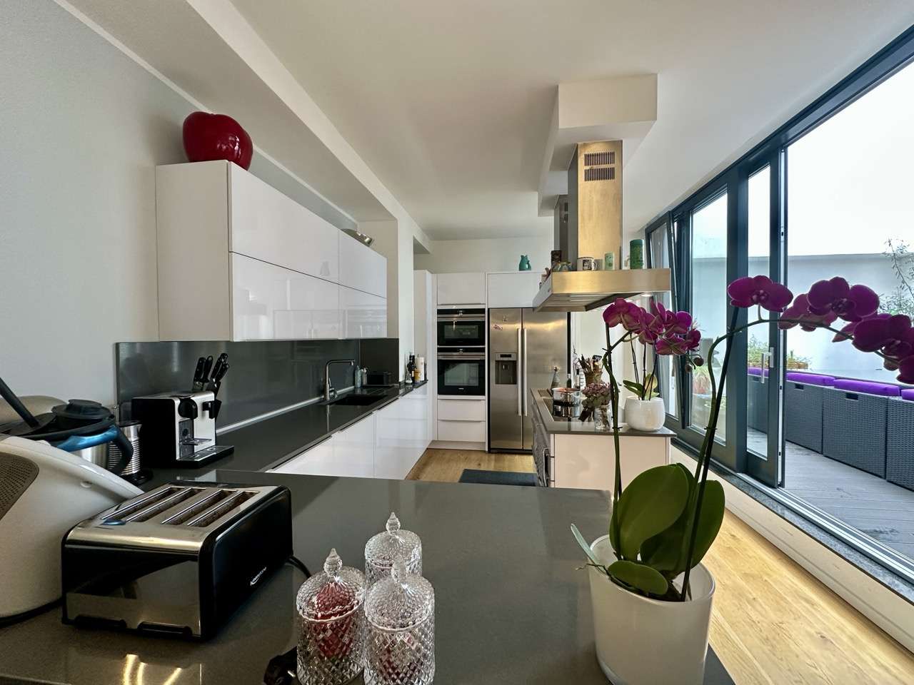 Thumbnail-Wohnung zum Kaufen in Düsseldorf 1.550.000,00 € 219.38 m²