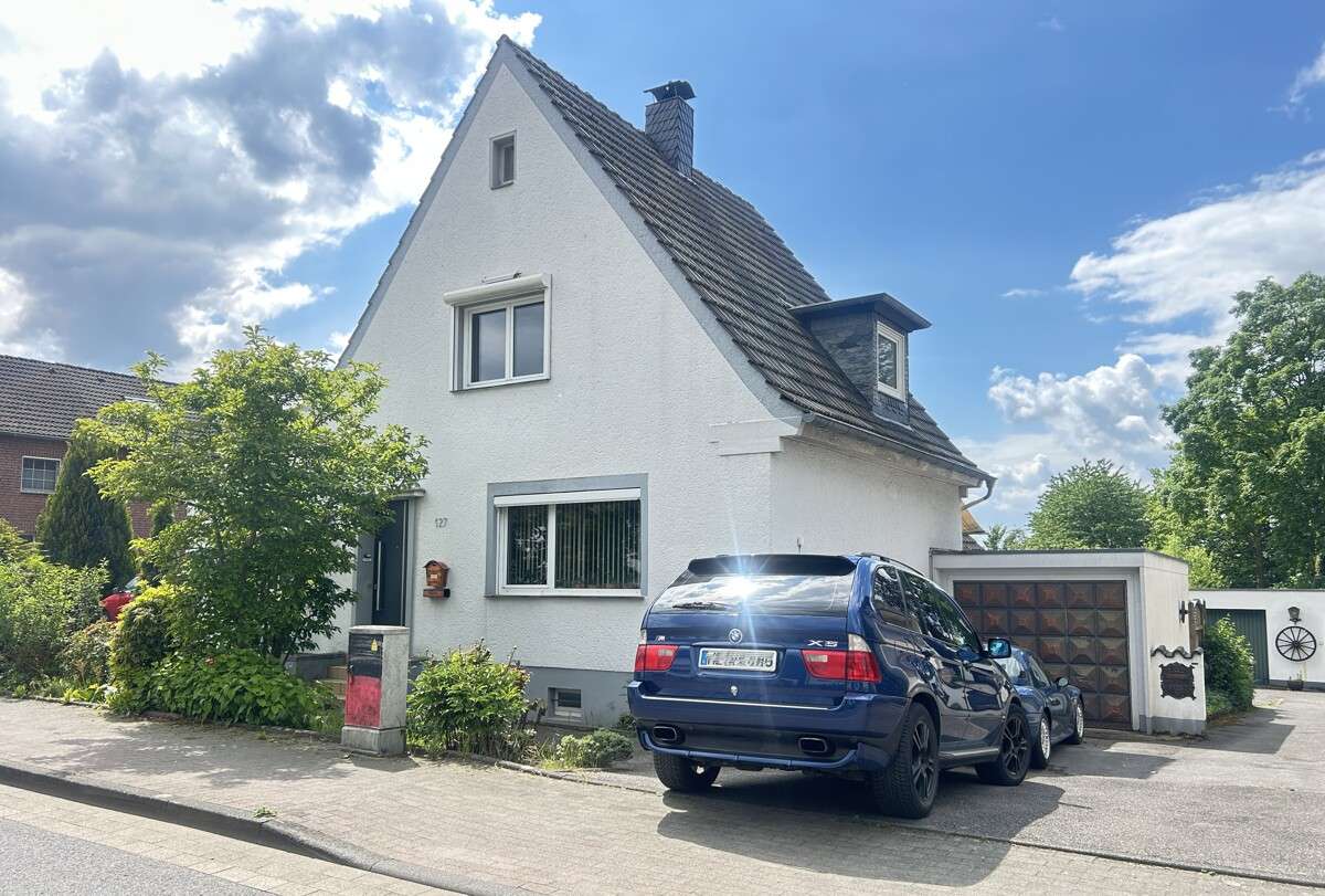 Thumbnail-Haus zum Kaufen in Langenfeld 699.000,00 € 196 m²