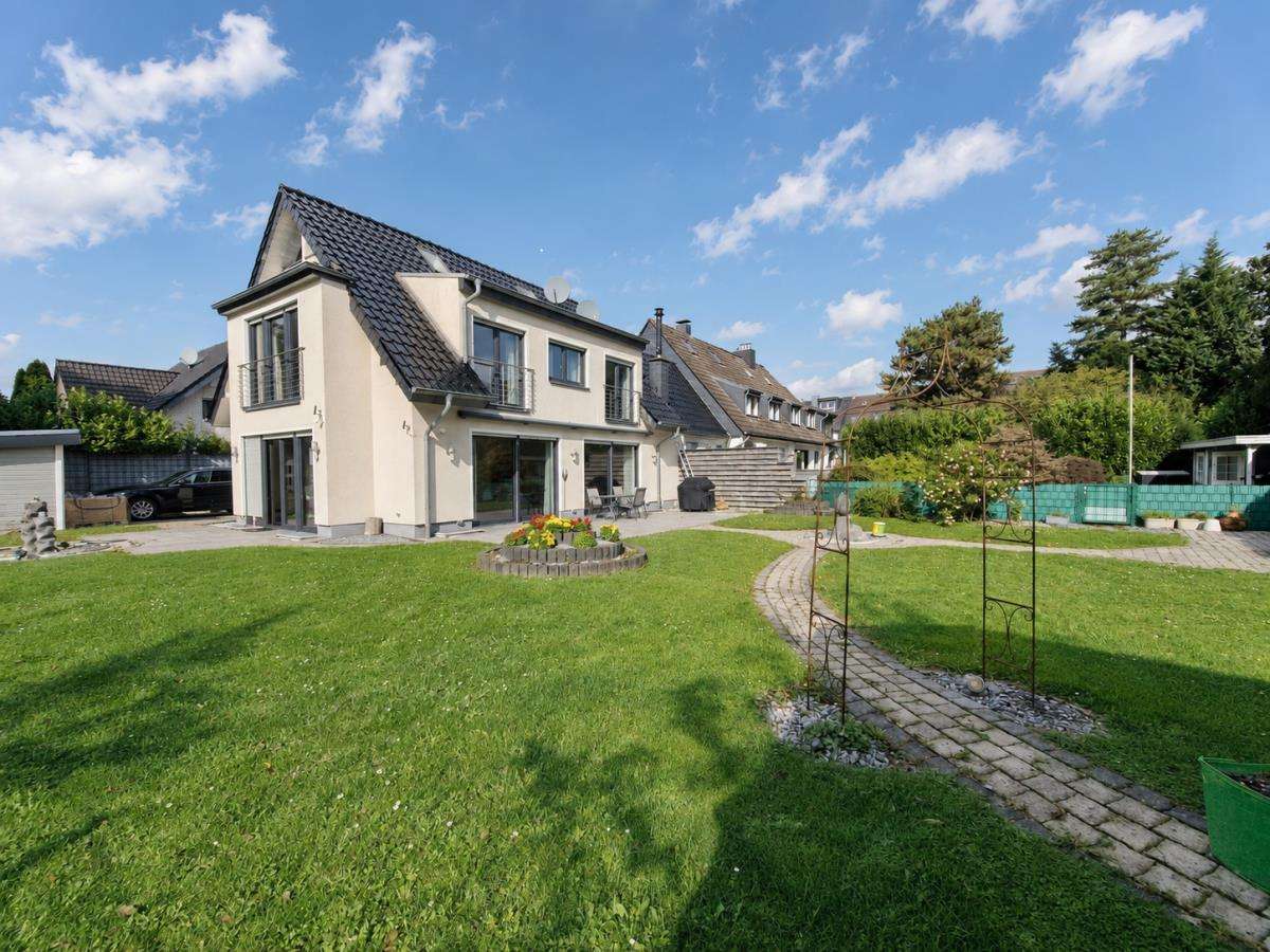 Thumbnail-Haus zum Kaufen in Mülheim 1.089.000,00 € 185.81 m²