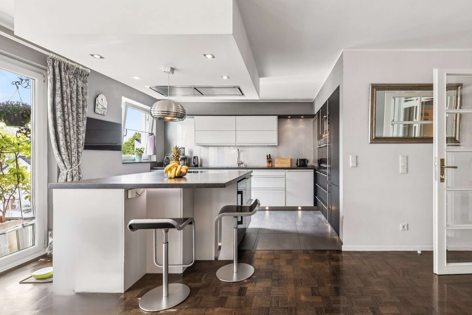 Thumbnail-Wohnung zum Kaufen in Bonn Poppelsdorf 689.000,00 € 110 m²