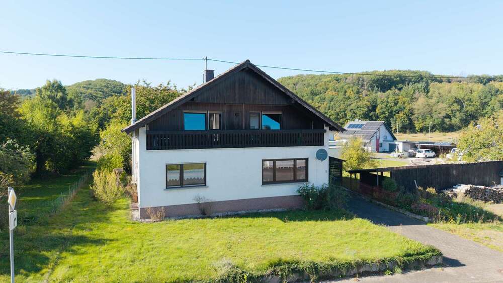 Thumbnail-Haus zum Kaufen in Wilzenberg-Hußweiler 235.000,00 € 215 m²