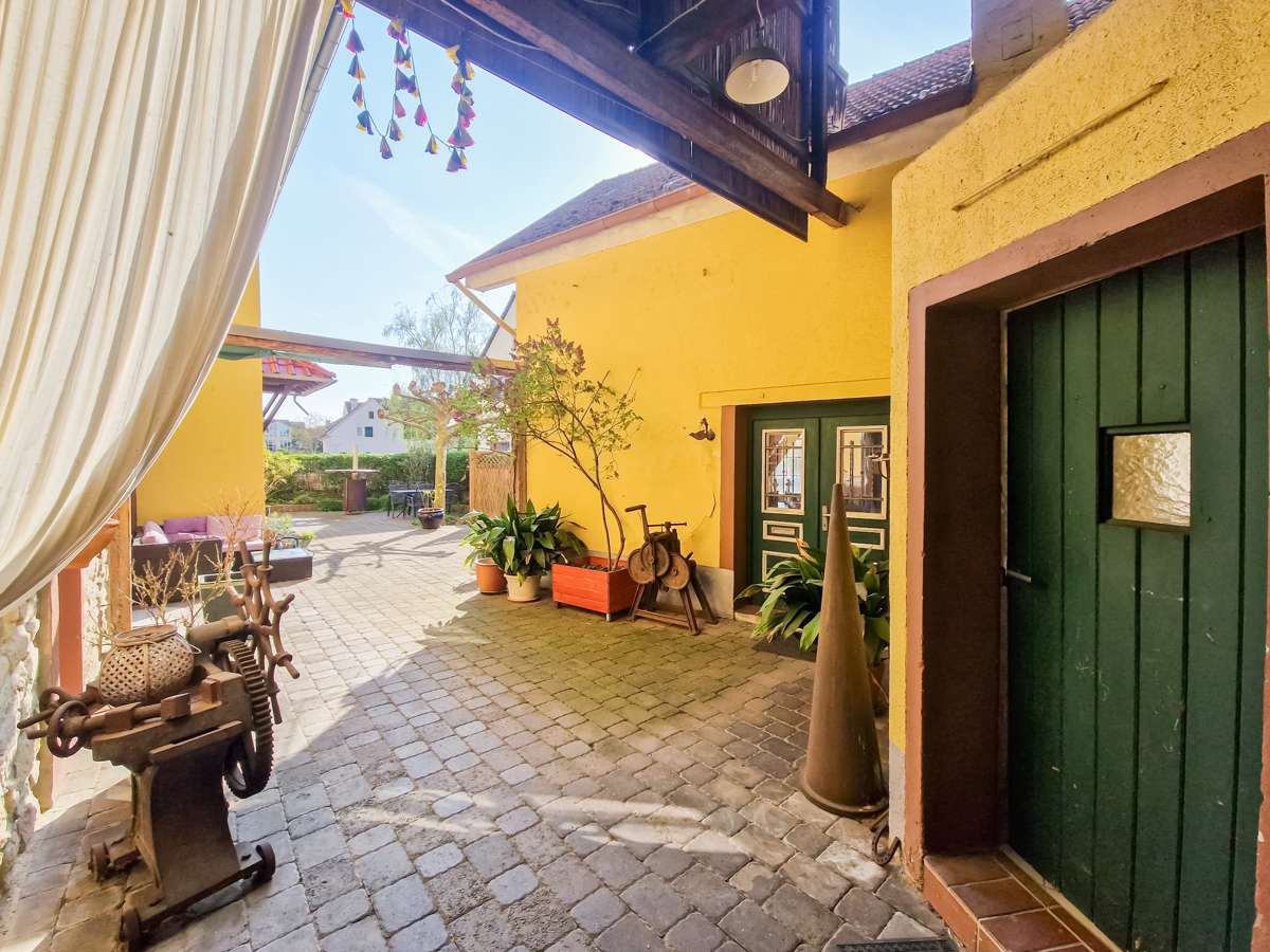 Thumbnail-Haus zum Kaufen in Ingelheim am Rhein 598.000,00 € 222 m²