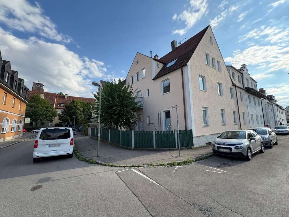 Thumbnail-Wohnung zum Kaufen in Augsburg 240.000,00 € 41.96 m²