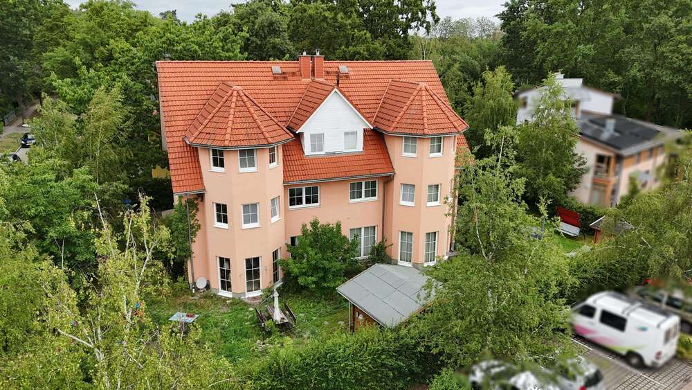 Thumbnail-Haus zum Kaufen in Kleinmachnow 1.350.000,00 € 222 m²