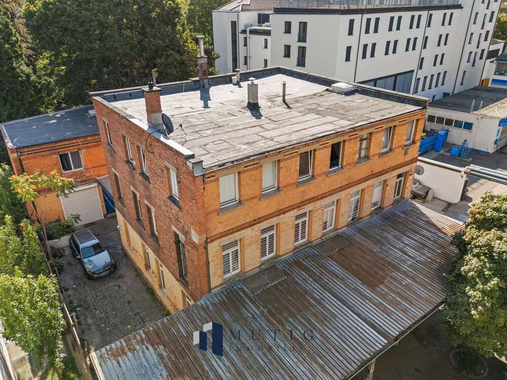 Thumbnail-Haus zum Kaufen in Stuttgart Bad Cannstatt 1.299.000,00 € 482 m²
