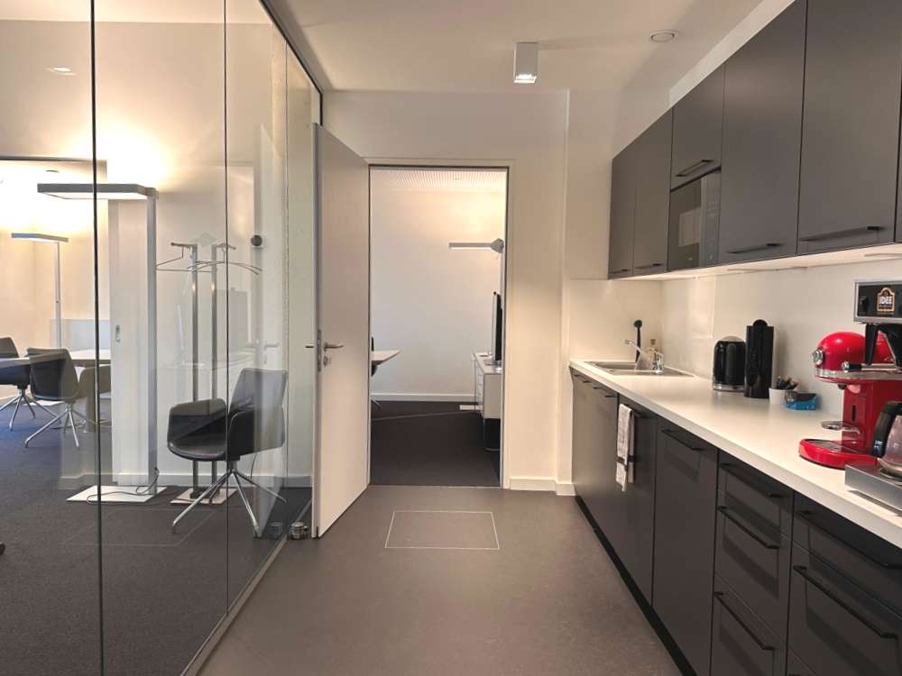 Thumbnail-Büro in Hamburg 3.566,15 € 214 m²