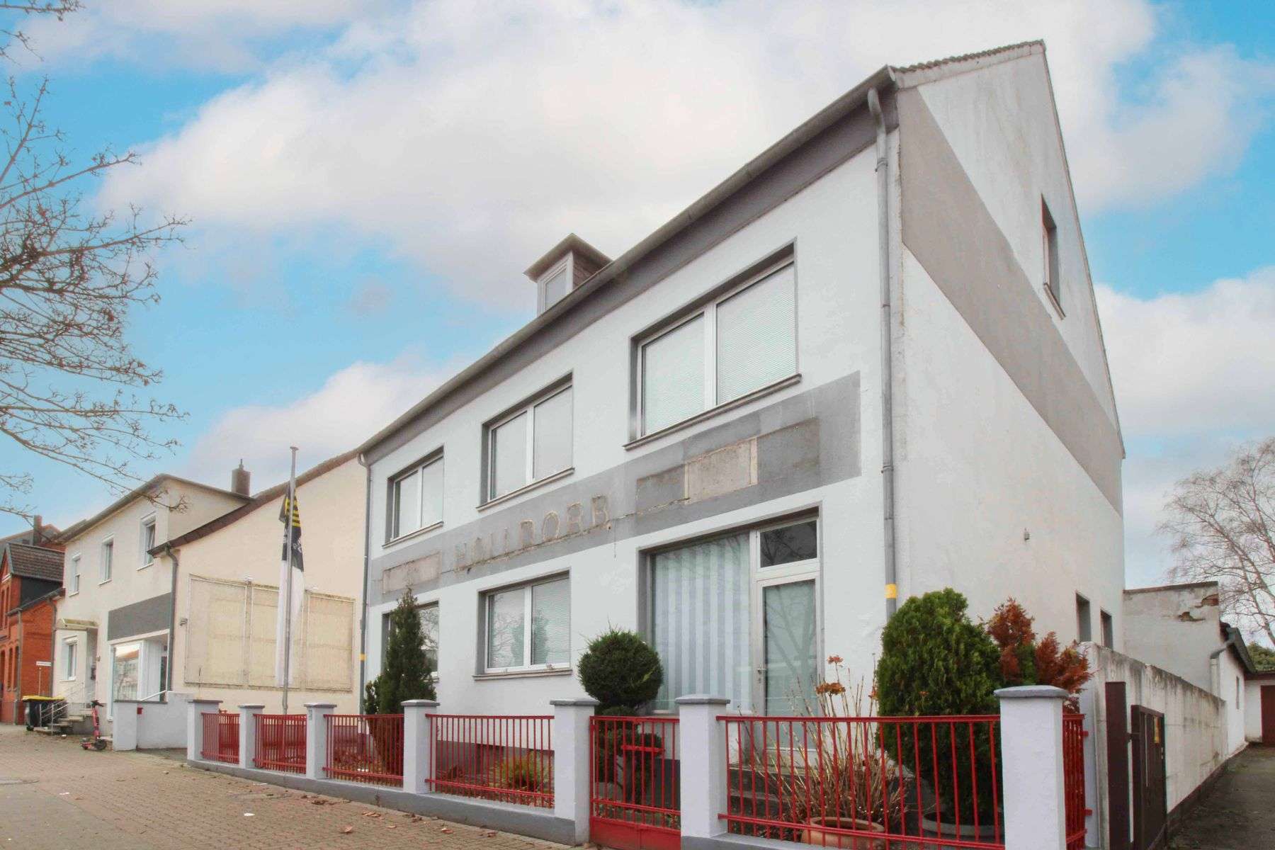 Thumbnail-Haus zum Kaufen in Laatzen 649.000,00 € 220 m²