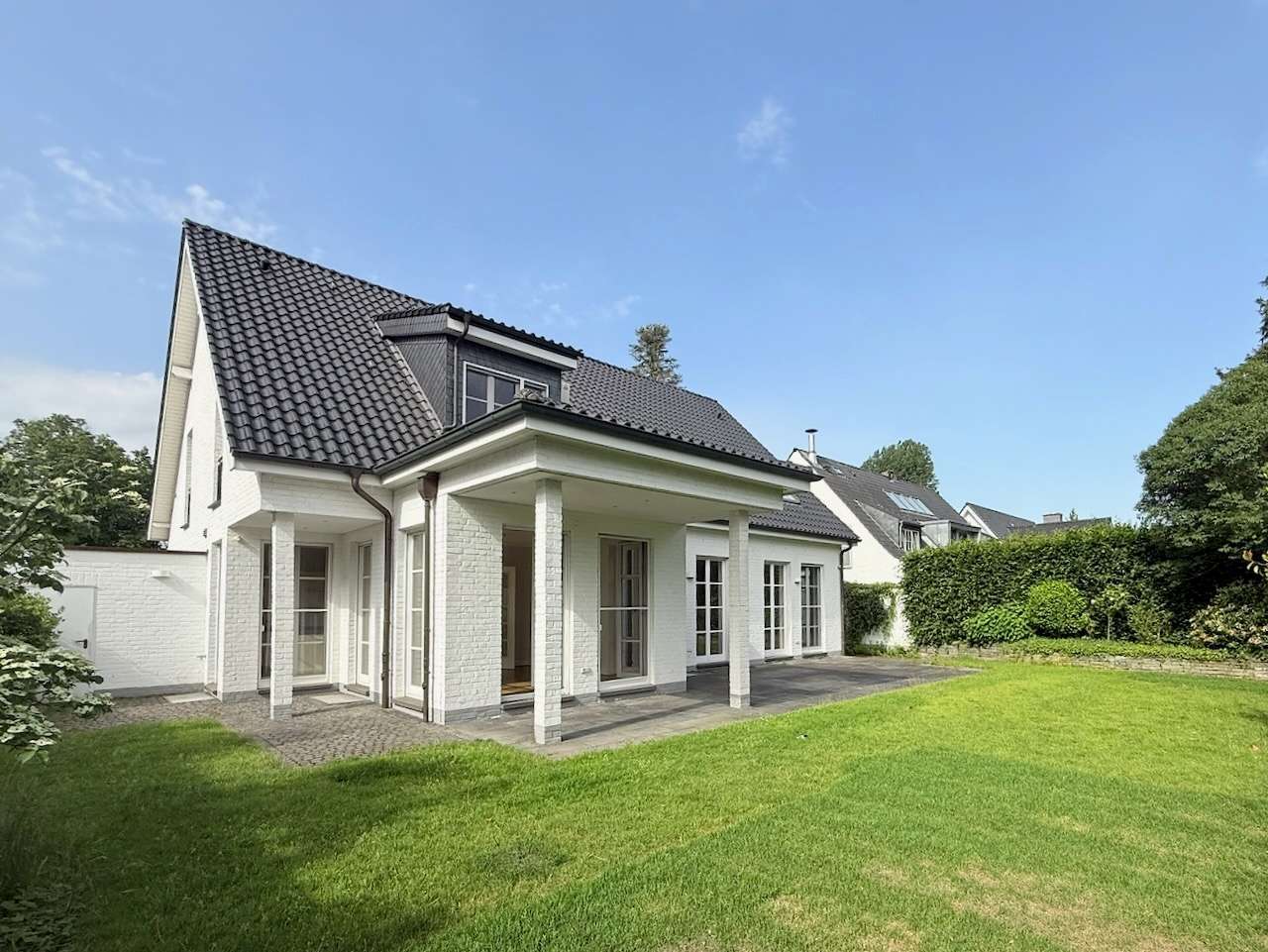 Thumbnail-Haus zum Mieten in Düsseldorf 11.250,00 € 364 m²
