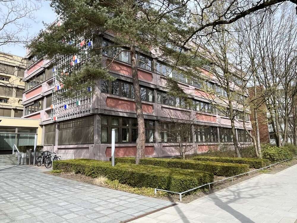 Thumbnail-Büro in Hamburg 32.290,60 € 2303.6 m²