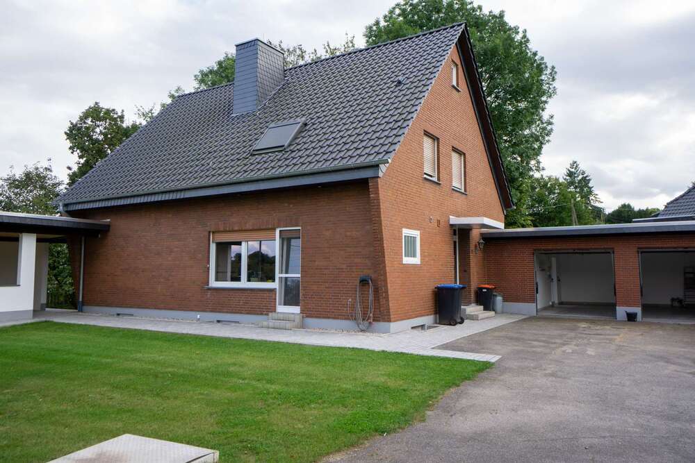 Thumbnail-Haus zum Mieten in Sonsbeck 1.700,00 € 200 m²