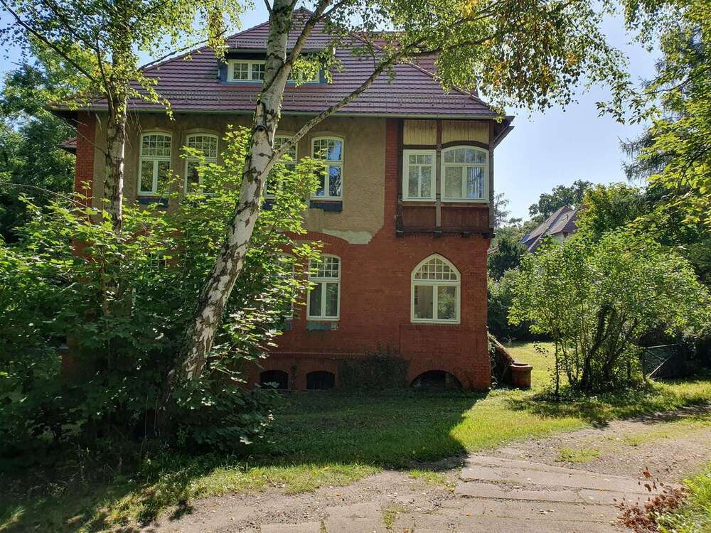 Thumbnail-Haus zum Kaufen in Uchtspringe 299.000,00 € 330 m²