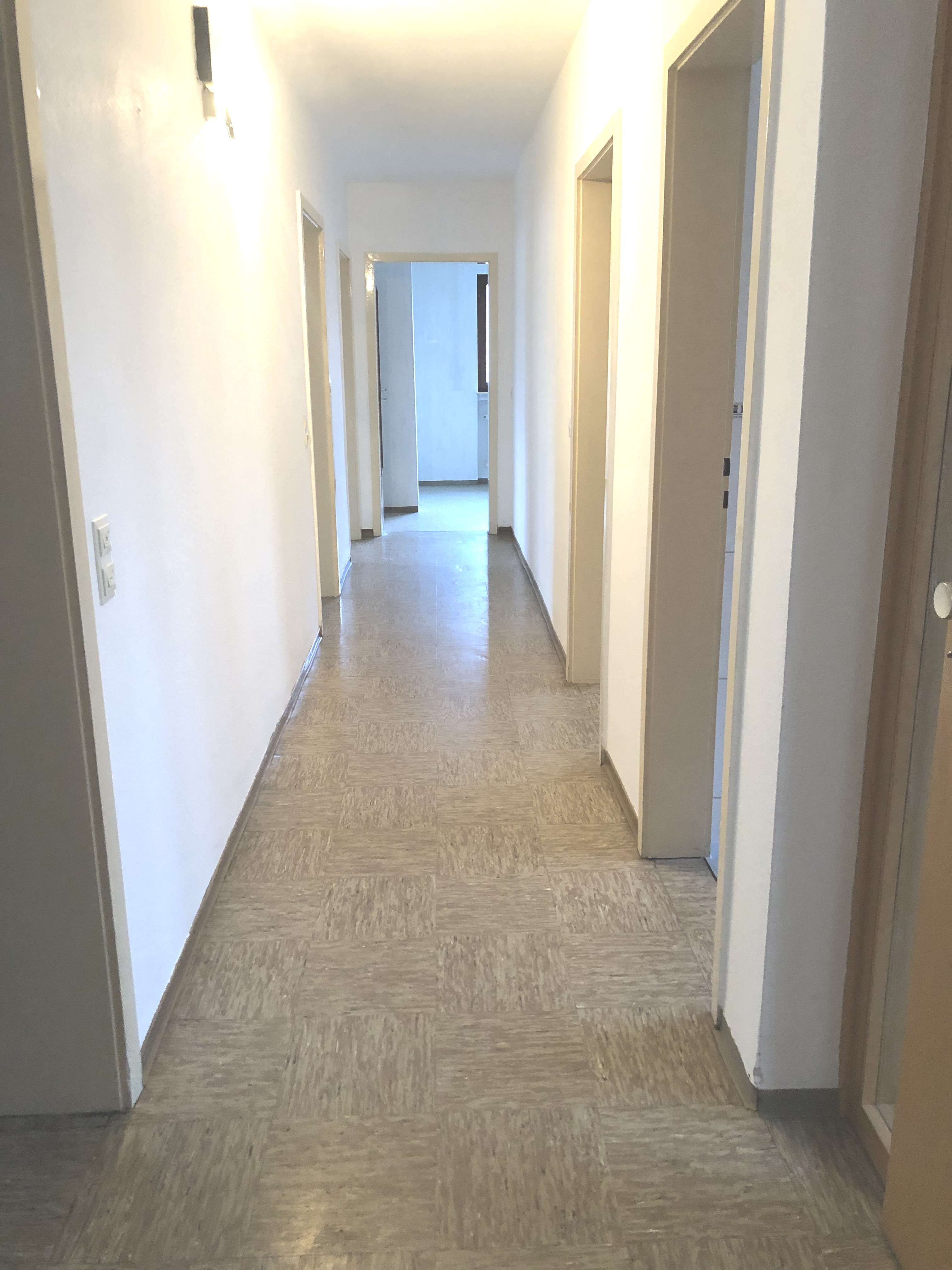 Thumbnail-Wohnung zum Mieten in Ehrstädt 990,00 € 145 m²