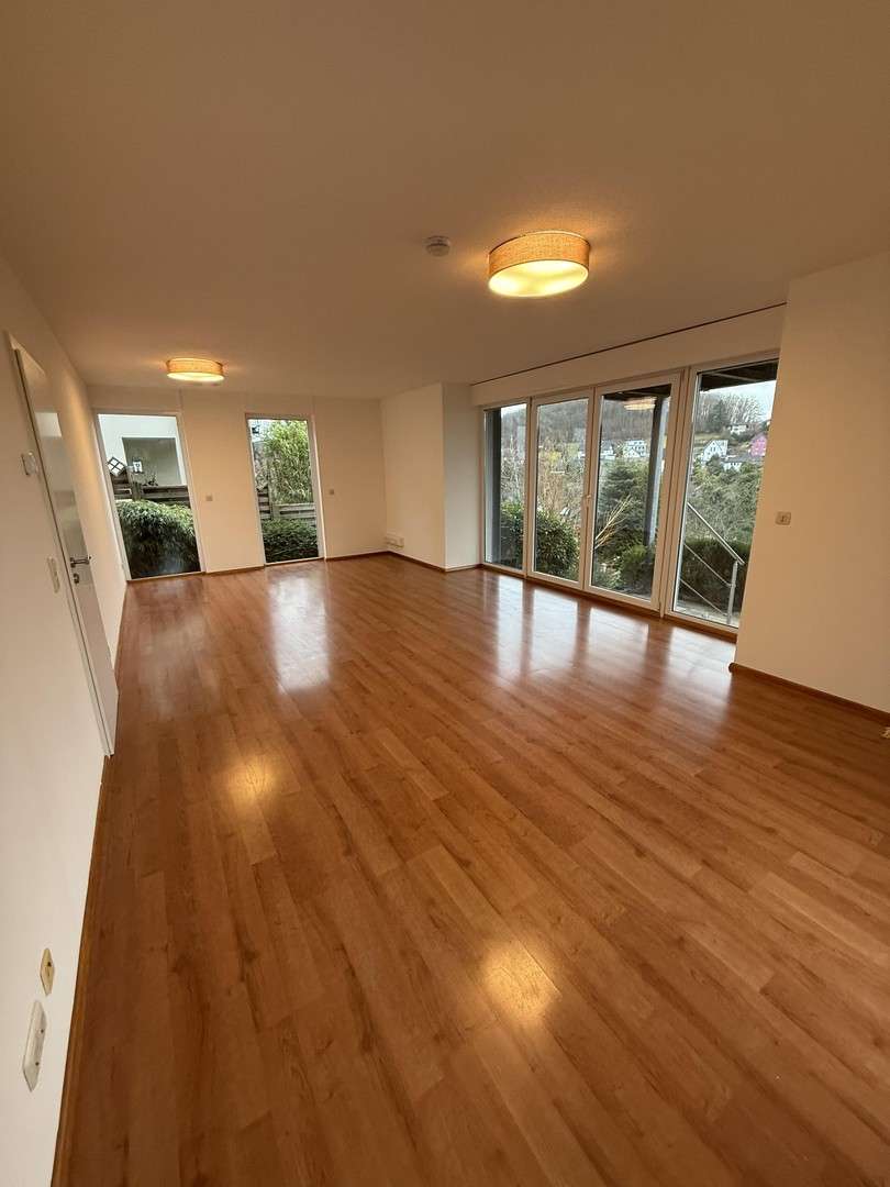 Thumbnail-Wohnung zum Mieten in Siegen 1.180,00 € 120 m²