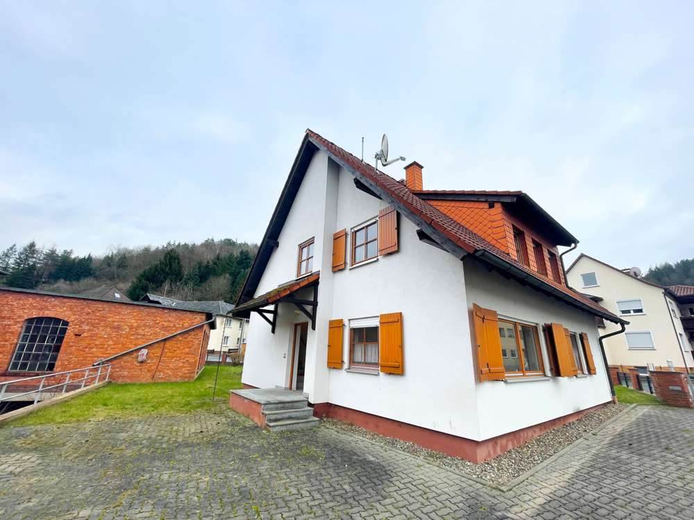 Thumbnail-Haus zum Kaufen in Rödental Mittelberg 260.000,00 € 181 m²