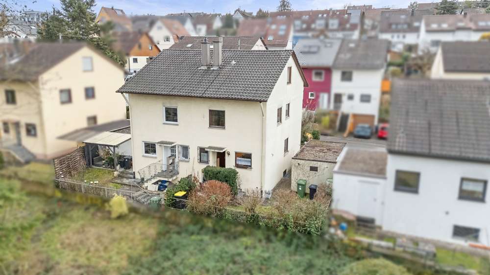 Thumbnail-Haus zum Kaufen in Freiberg am Neckar 348.000,00 € 89 m²