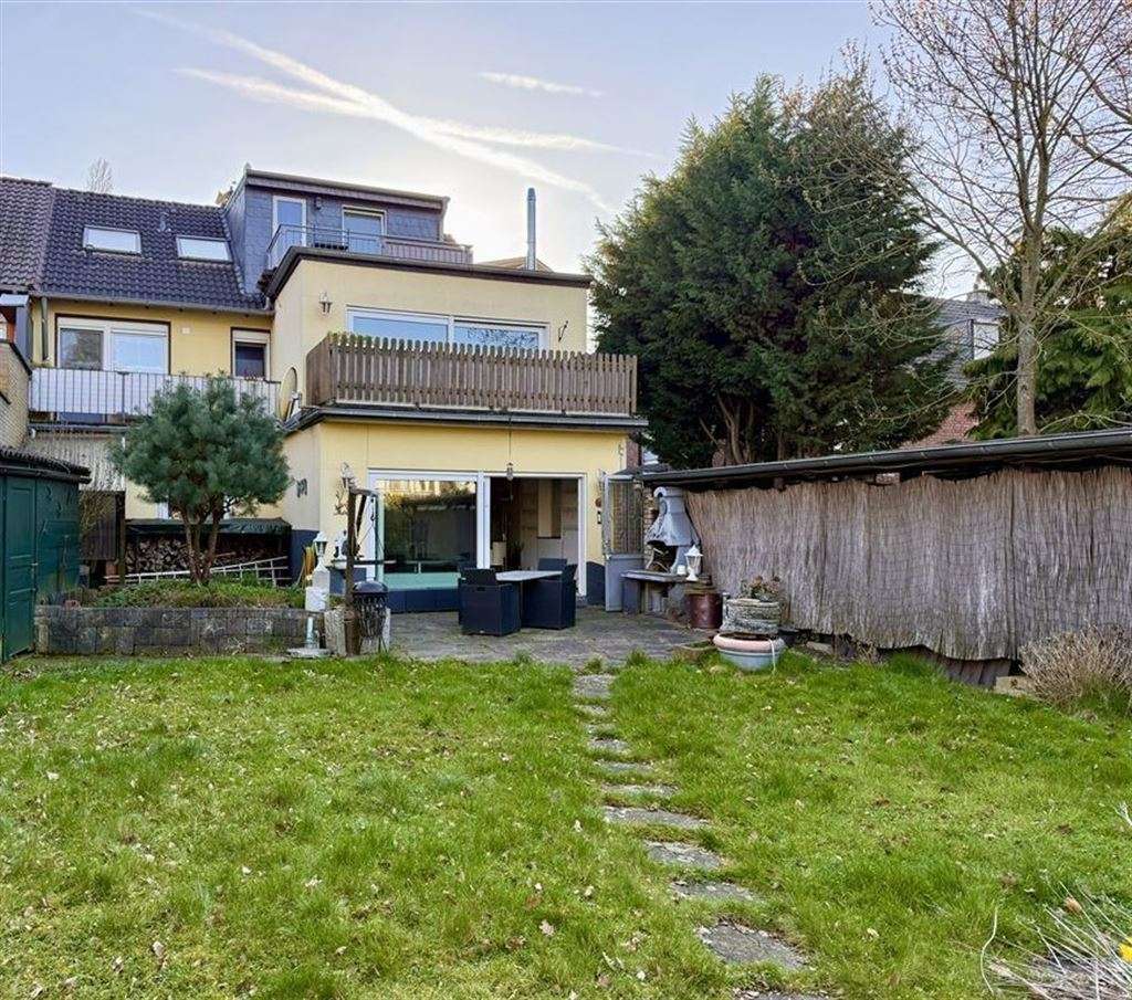 Thumbnail-Haus zum Kaufen in Neuss 690.000,00 € 250.57 m²