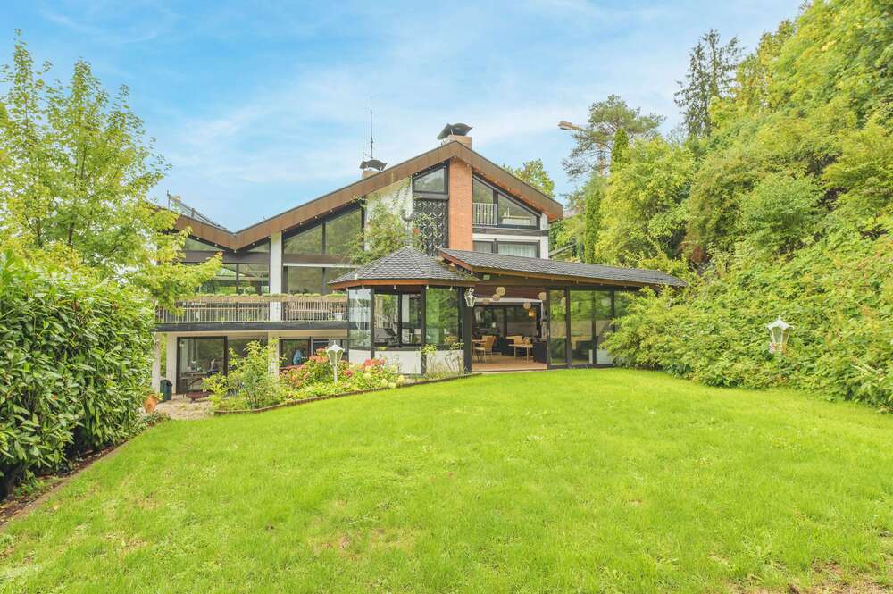 Thumbnail-Haus zum Mieten in Stuttgart 5.500,00 € 393 m²