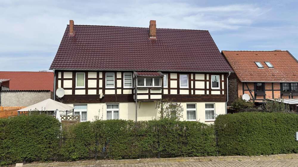Thumbnail-Haus zum Kaufen in Emersleben 80.000,00 € 240 m²