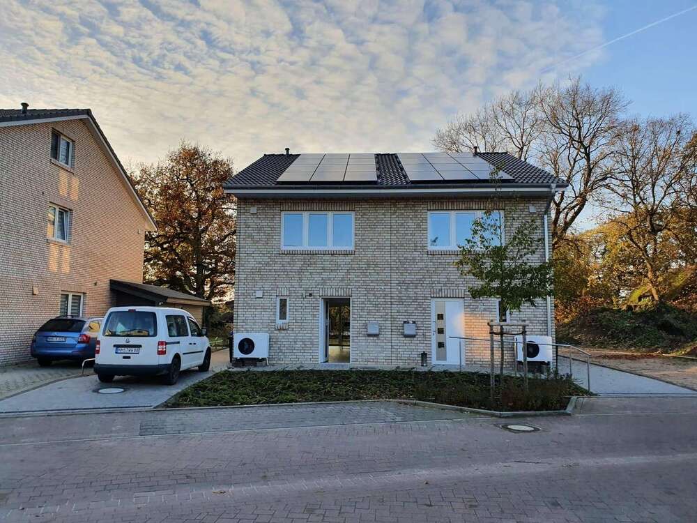 Thumbnail-Haus zum Mieten in Neumünster 1.350,00 € 105 m²