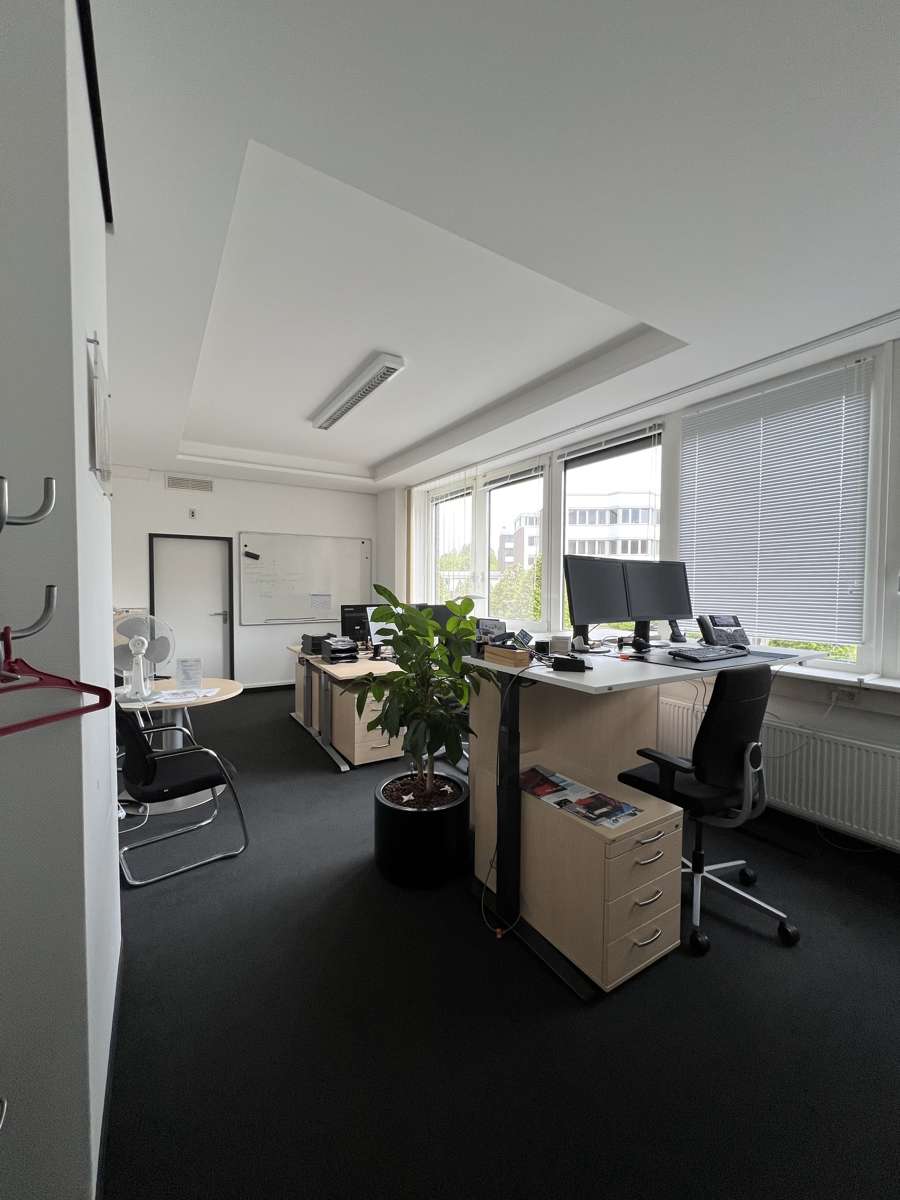 Thumbnail-Büro in Hamburg 1.815,60 € 151.3 m²