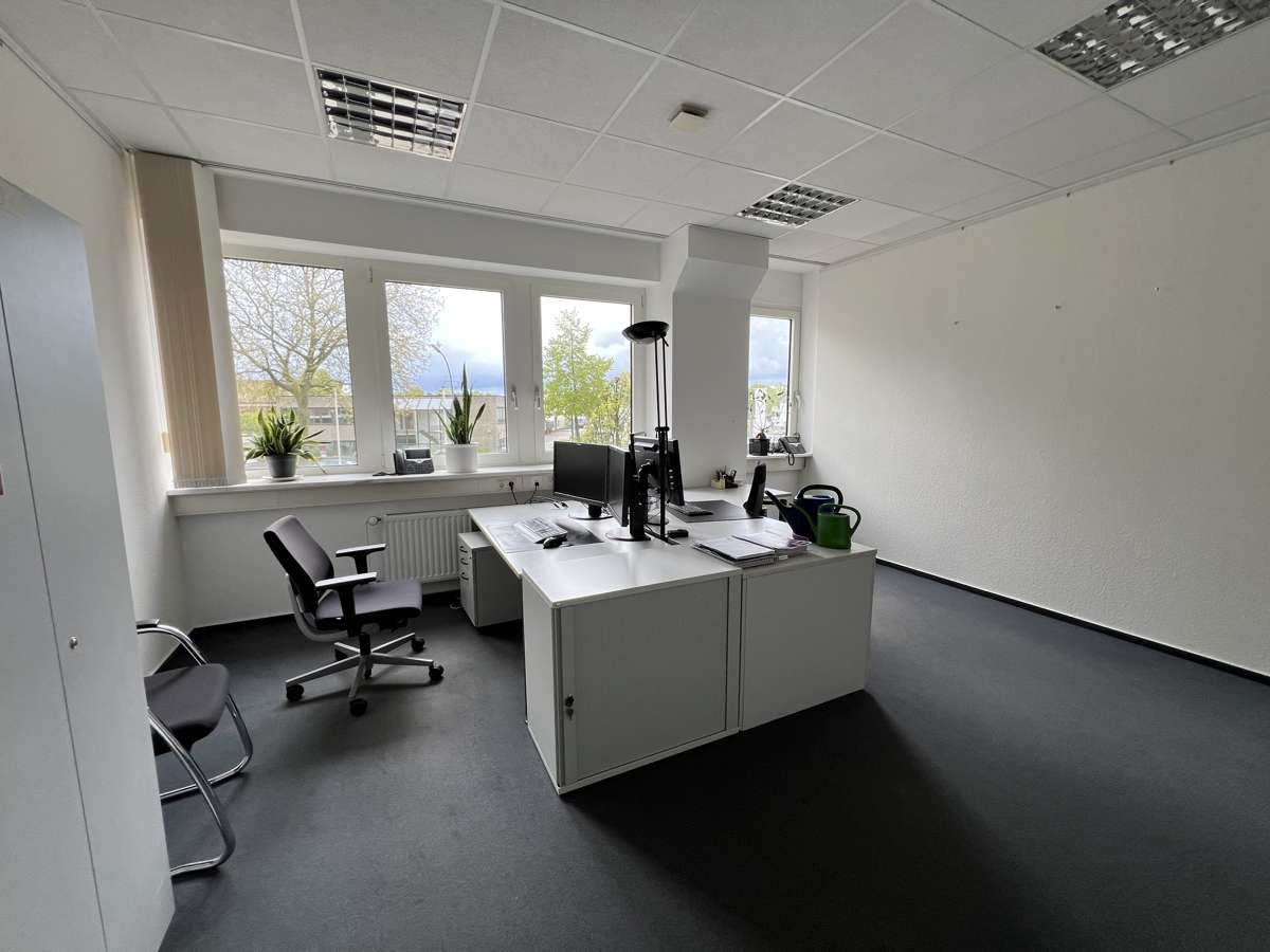 Thumbnail-Büro in Hamburg 3.935,40 € 327.95 m²