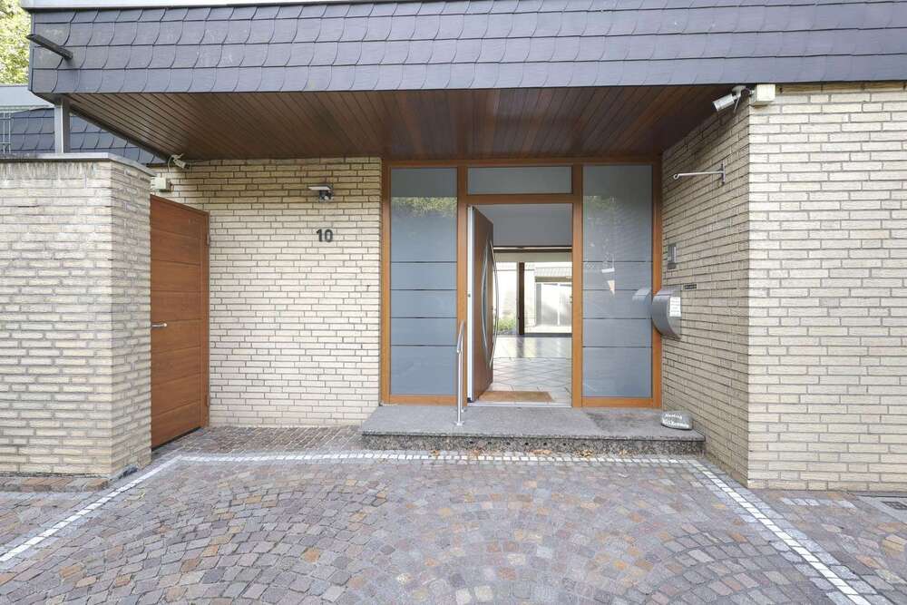 Thumbnail-Haus zum Kaufen in Duisburg 595.000,00 € 190 m²