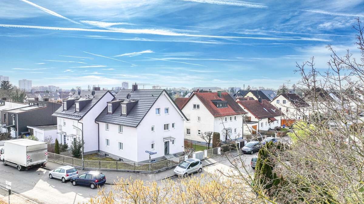 Thumbnail-Haus zum Kaufen in München Feldmoching 1.300.000,00 € 190 m²