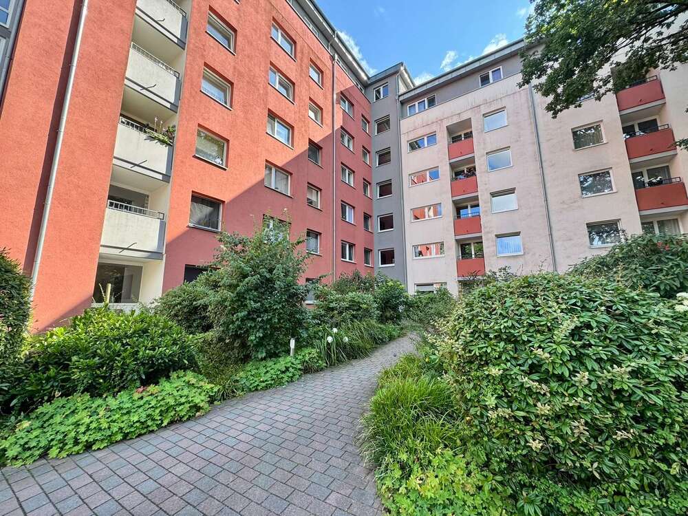 Thumbnail-Wohnung zum Kaufen in Hamburg 299.000,00 € 75.95 m²