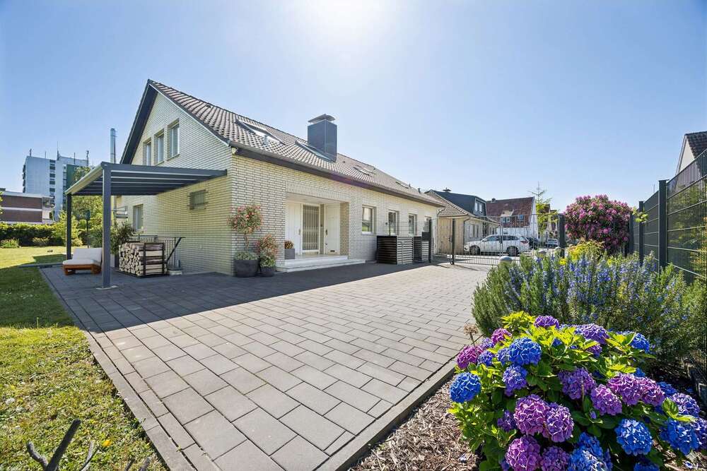 Thumbnail-Haus zum Kaufen in Grevenbroich-Südstadt 1.250.000,00 € 241 m²