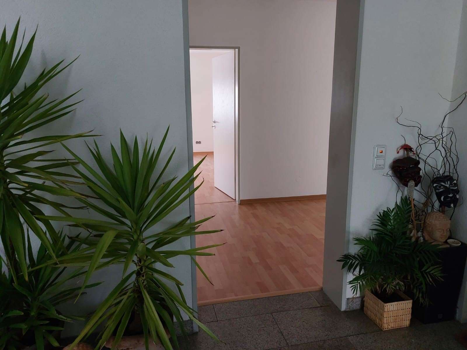 Thumbnail-Wohnung zum Mieten in Halle 720,00 € 77 m²