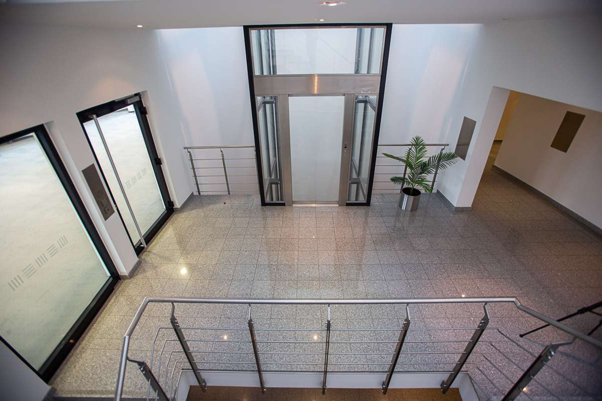 Thumbnail-Büro in Ismaning 2.862,50 € 229 m²