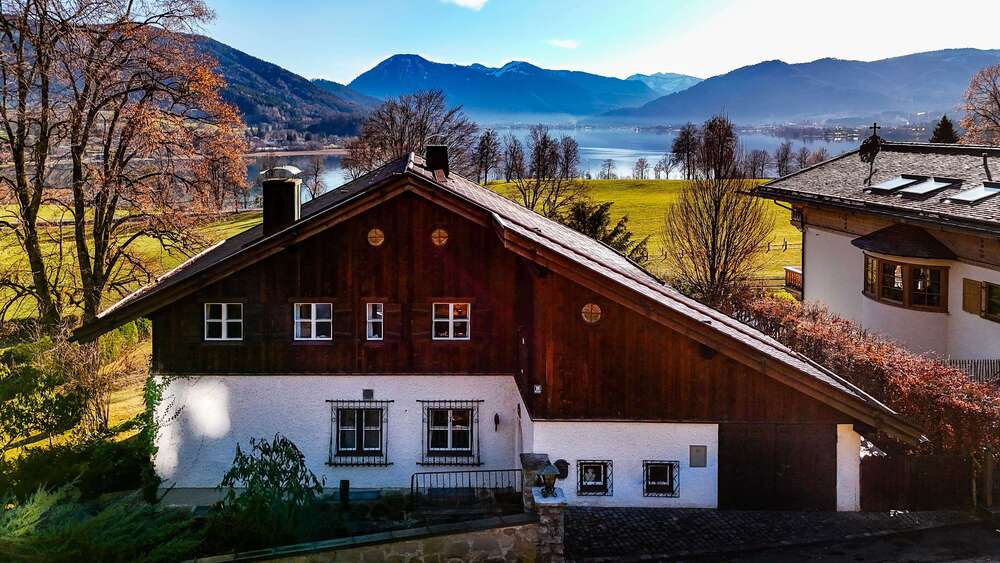Thumbnail-Haus zum Kaufen in Gmund a. Tegernsee 3.600.000,00 € 299 m²