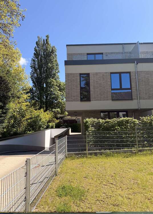 Thumbnail-Haus zum Mieten in Hamburg Lokstedt 3.490,00 € 158.5 m²