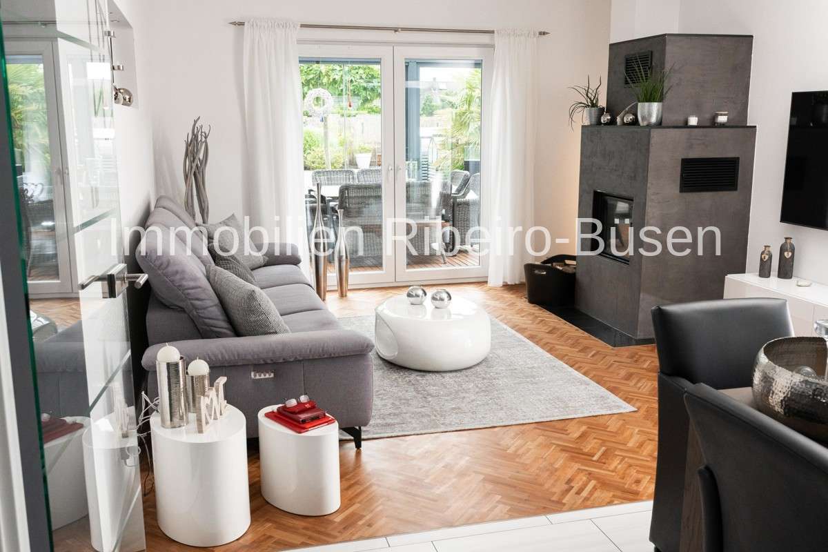 Thumbnail-Haus zum Kaufen in Mönchengladbach Bettrath-Hoven 945.000,00 € 175.29 m²