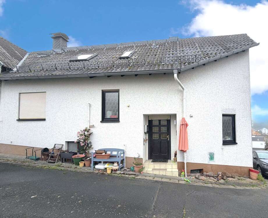 Thumbnail-Haus zum Kaufen in Waldsolms 210.000,00 € 252.82 m²