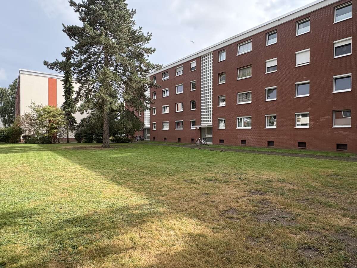 Thumbnail-Wohnung zum Kaufen in Hannover Vinnhorst 240.000,00 € 75 m²